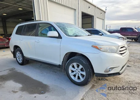 2011 Toyota Highlander Base z USA, uszkodzony, nr VIN 5TDBK3EH7BS082103